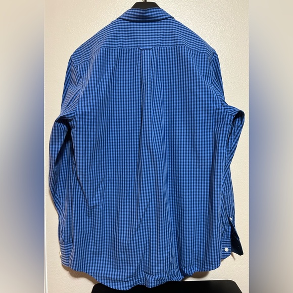 Izod blue checkered pattern long sleeve button up- size med - Picture 2 of 7